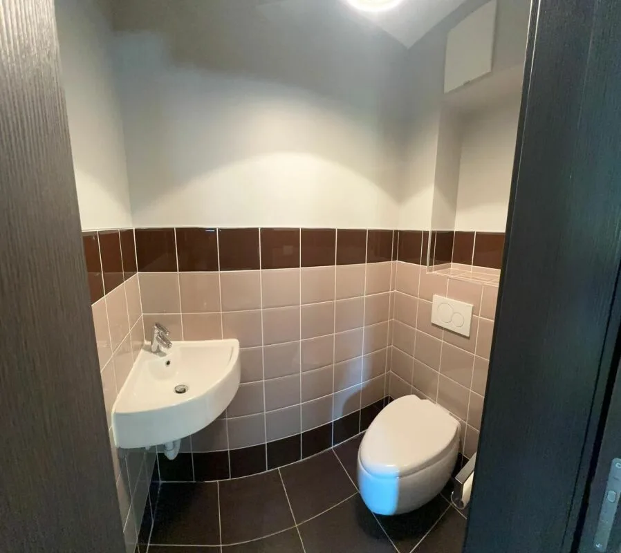 Appartement en rez de 5.5 pces à louer
