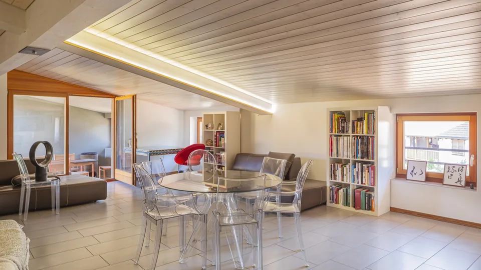 Duplex di 3 locali dal fascino ticinese | 3-Zimmer-Maisonette mit Te
