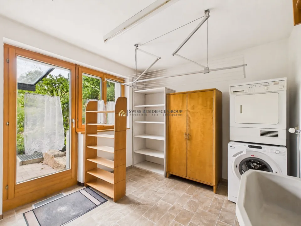 Top equipped with solar, battery storage, heat pump (heating & cooling) – photo 12 of 14