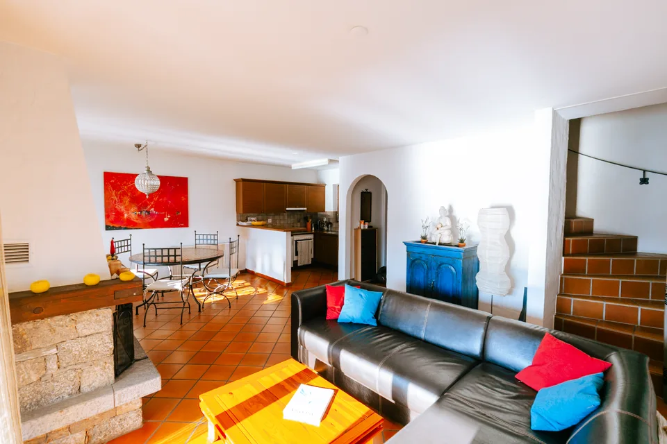 Spaziosa casa a schiera 3.5 locali con balcone, Brissago