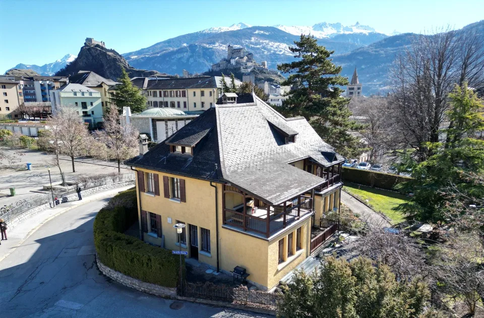 Villa de Maître 8.5 pièces de 712m2 au coeur de Sion