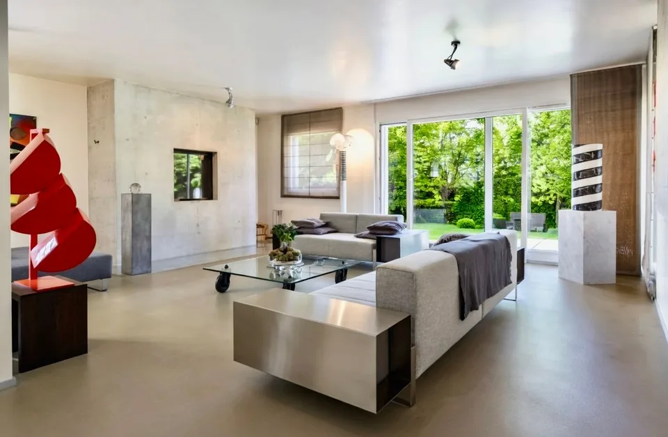 Exceptional contemporary residence Close to Golf