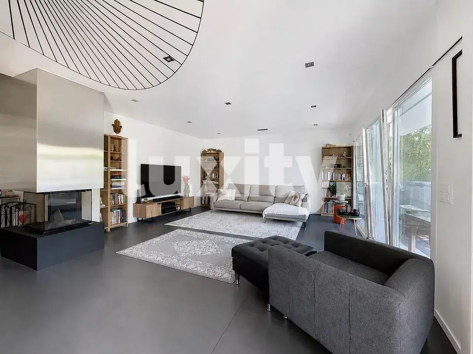 Maison jumelée rénovée avec jacuzzi et hammam