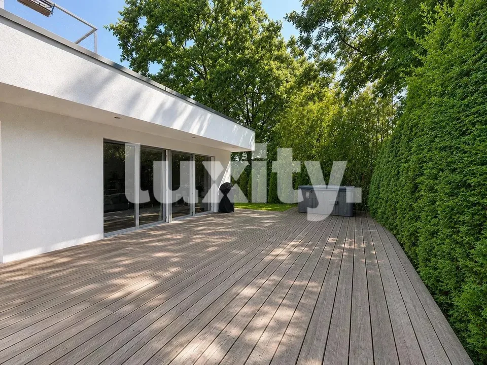 Maison jumelée rénovée avec jacuzzi et hammam