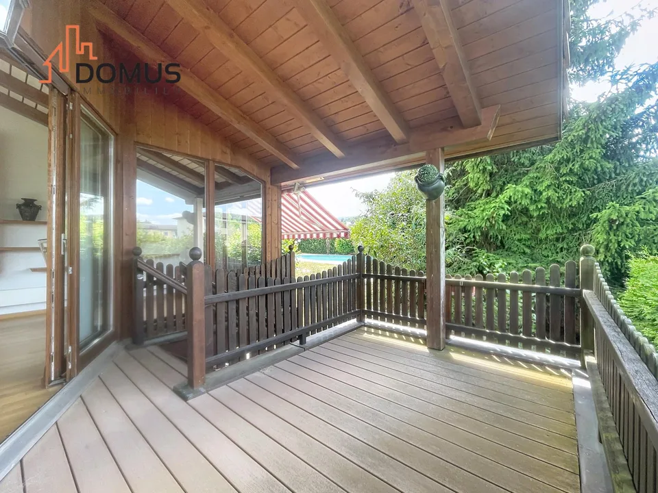Villa individuelle avec piscine sur magnifique parcelle arborisée
