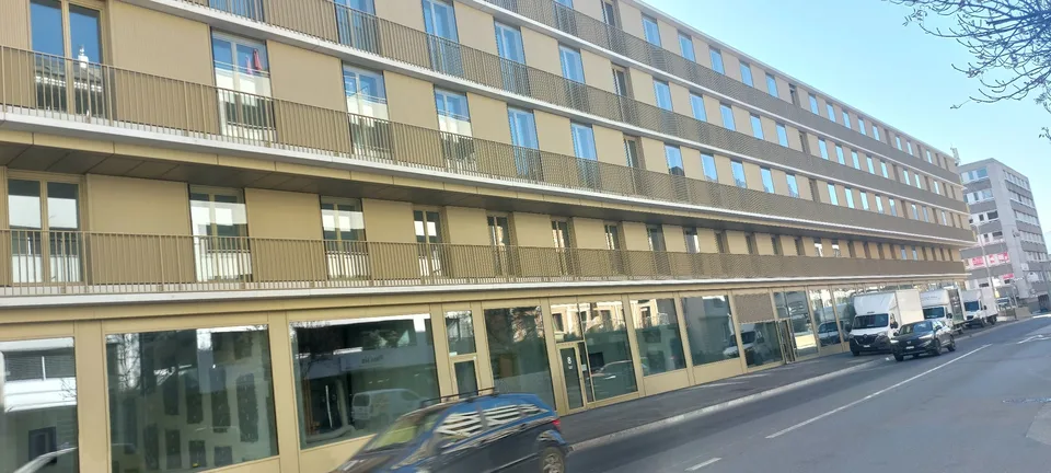 SENSAZIONALE 3 MESI DI AFFITTO OFFERTI Nuovo locale commerciale a Sion