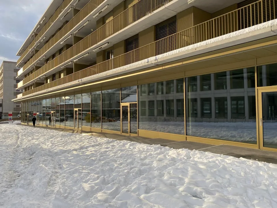 SENSAZIONALE 3 MESI DI AFFITTO OFFERTI Nuovo locale commerciale a Sion