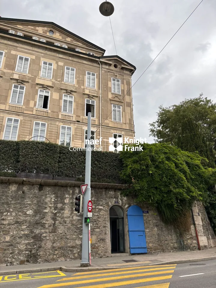 Arcade/ galerie d'exception : Place des Casemates 5