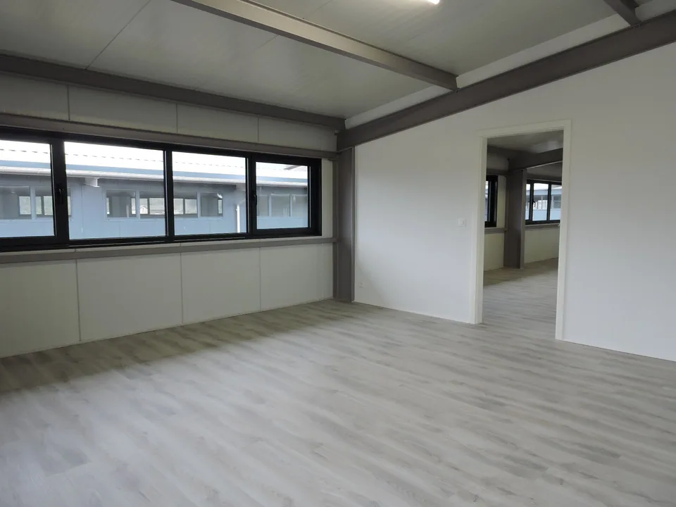 Lokal mit einer Fläche von 80 m2 zu vermieten