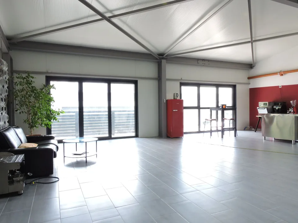 Bureau d'une surface de 230 m2