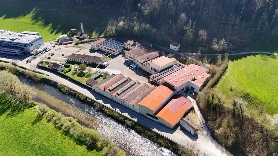 In St. Ursanne, große Flächen 170 m2, 221 m2, 238 m2, 374 m2, 558 m2