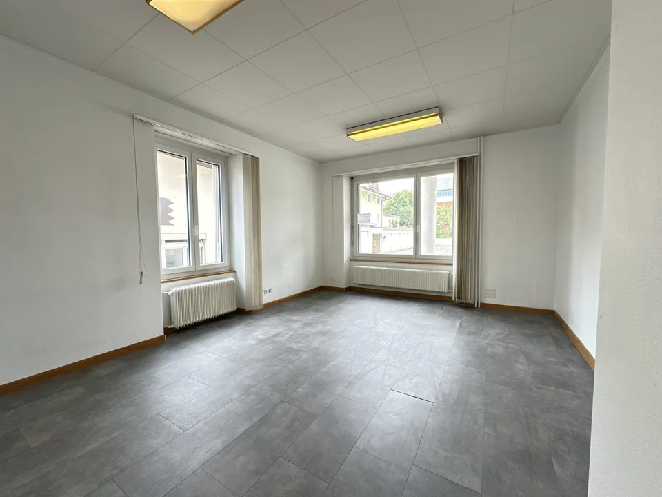 Surface commerciale de 4 pièces à louer dans la ville de Porrentruy