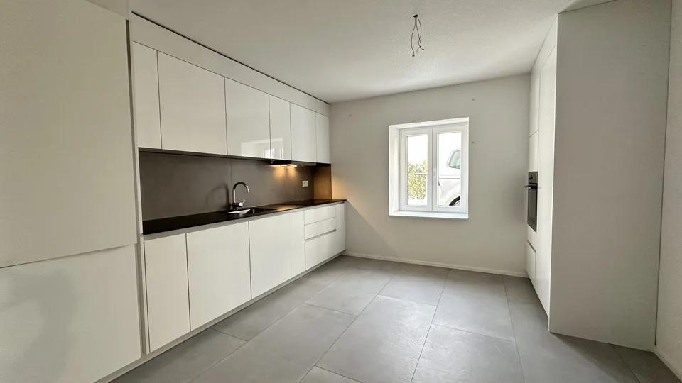 Zu vermieten 3,5-Zimmer-Wohnung im Erdgeschoss in Develier