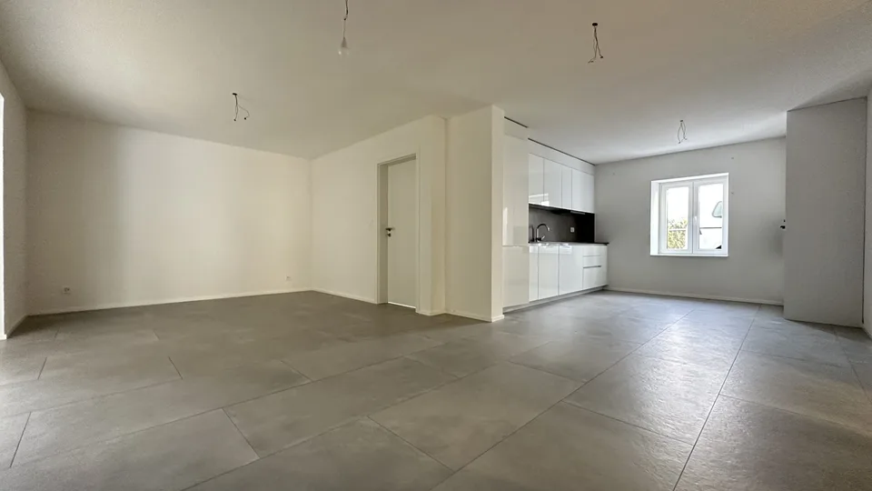 Zu vermieten 3,5-Zimmer-Wohnung im Erdgeschoss in Develier