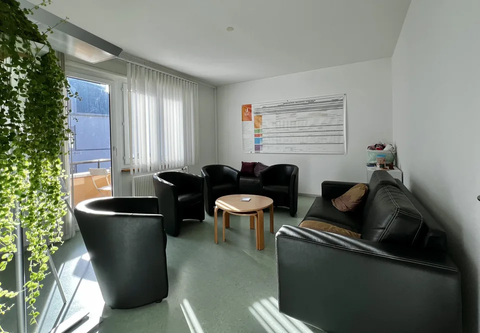 Zu vermieten in Delémont, 6-Zimmer-Büro im 2. Stock – Foto 11 von 12