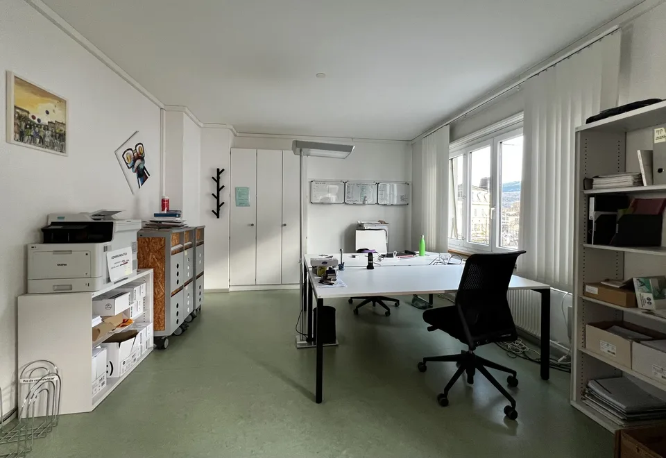 Zu vermieten in Delémont, 6-Zimmer-Büro im 2. Stock – Foto 10 von 12