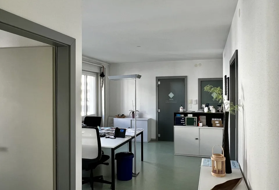 Zu vermieten in Delémont, 6-Zimmer-Büro im 2. Stock – Foto 9 von 12