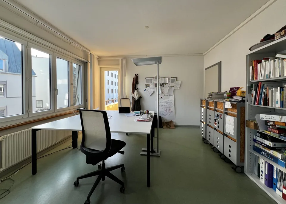 Zu vermieten in Delémont, 6-Zimmer-Büro im 2. Stock – Foto 6 von 12