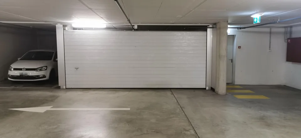 CLARENS GARAGE IM STADTZENTRUM