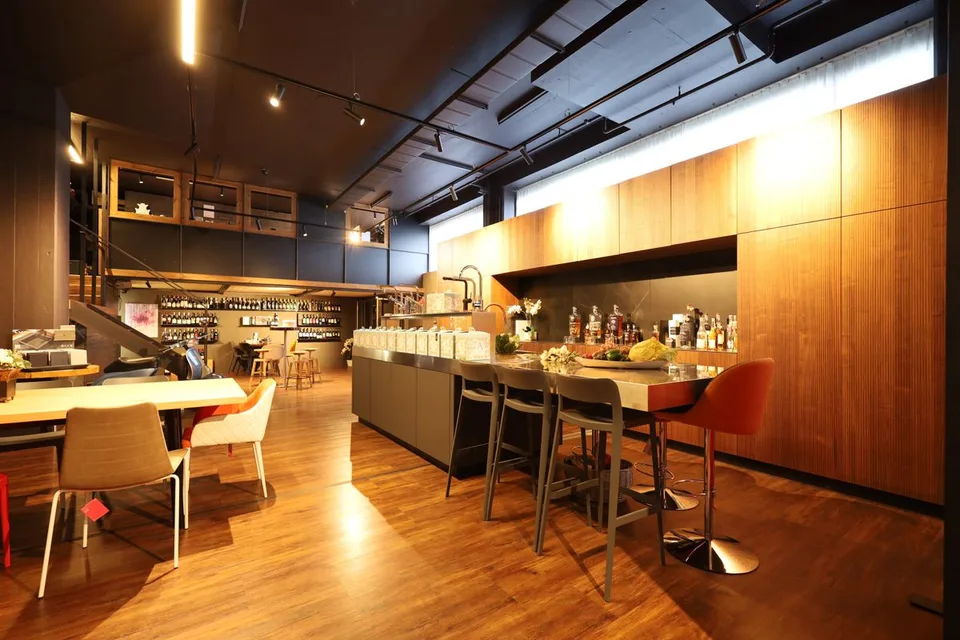 Flexible Gewerbefläche ideal für Fitnessstudio Eventlocation, Gastronomie und Clublokal