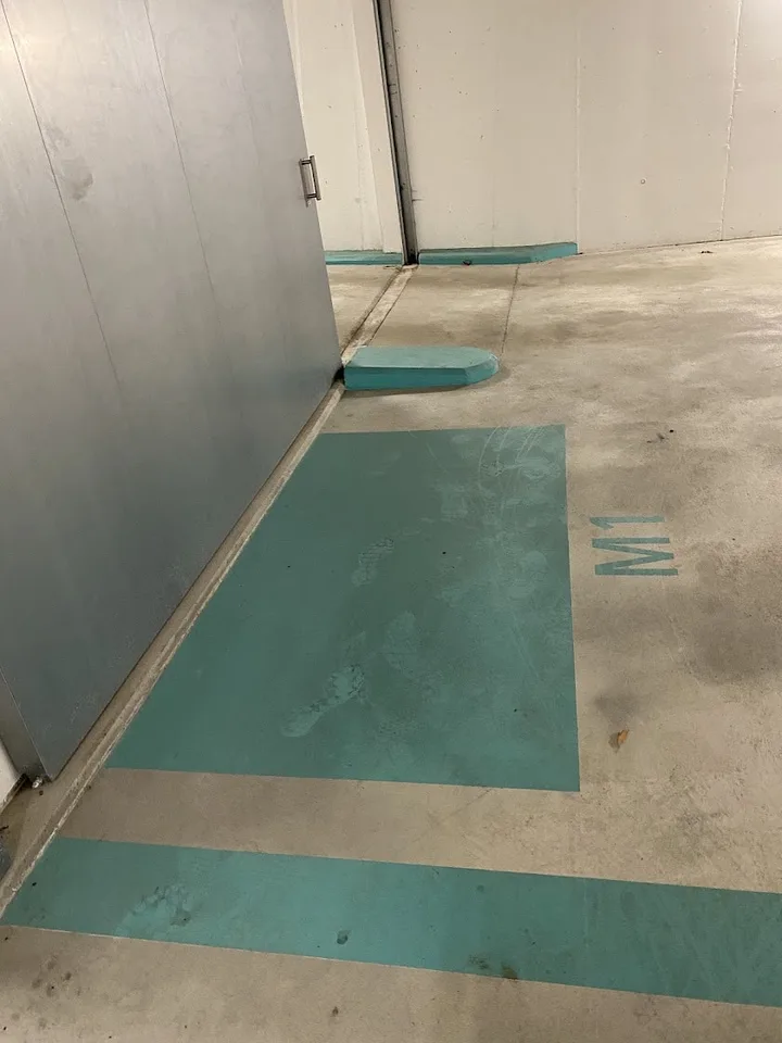 Motorradabstellplätze in neuer Tiefgarage