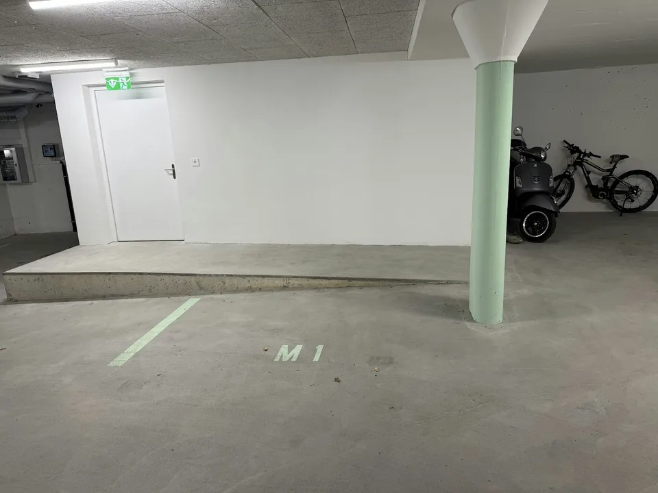 Motorradplatz in neuer Tiefgarage