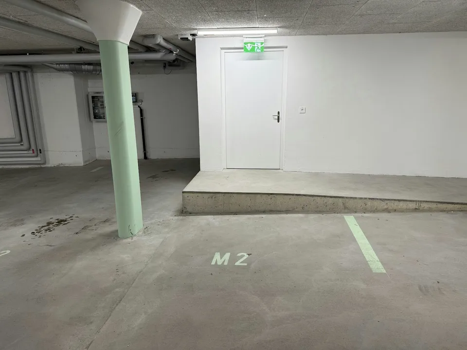 Motorradplatz in neuer Tiefgarage