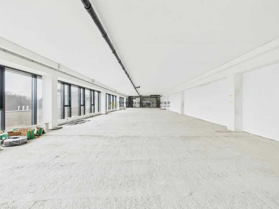 Spazio commerciale flessibile con opzione di ampliamento per inquilini nel Riedmatt Center