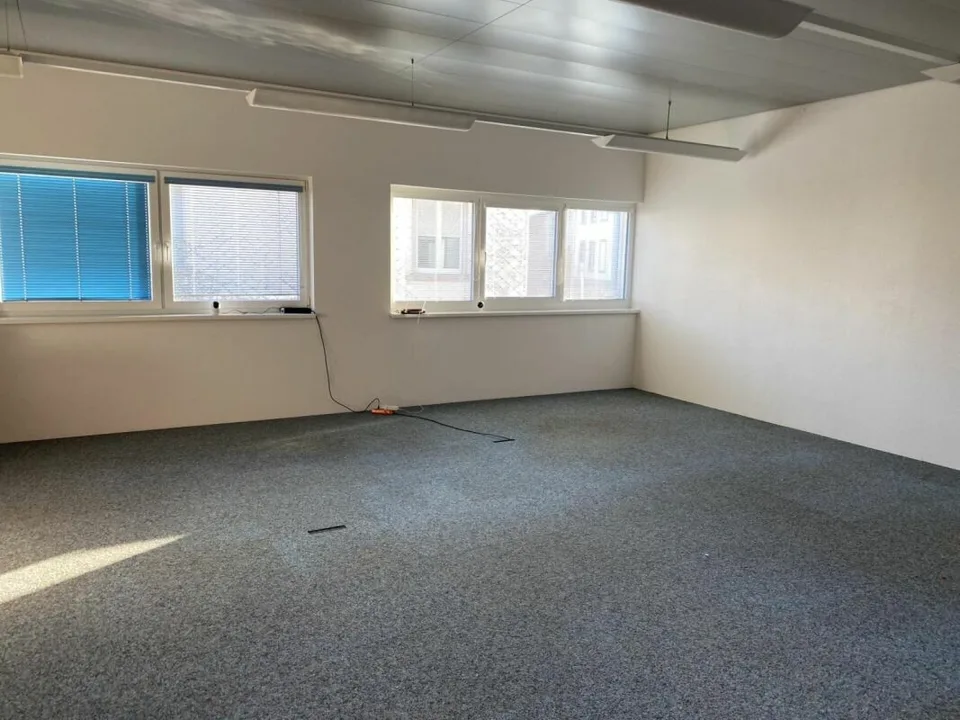 Amministrativo/Ufficio 61 m2 a Saignelégier