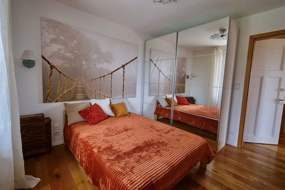Beautiful Furnished apartment in a renovated manor house – photo 9 of 13