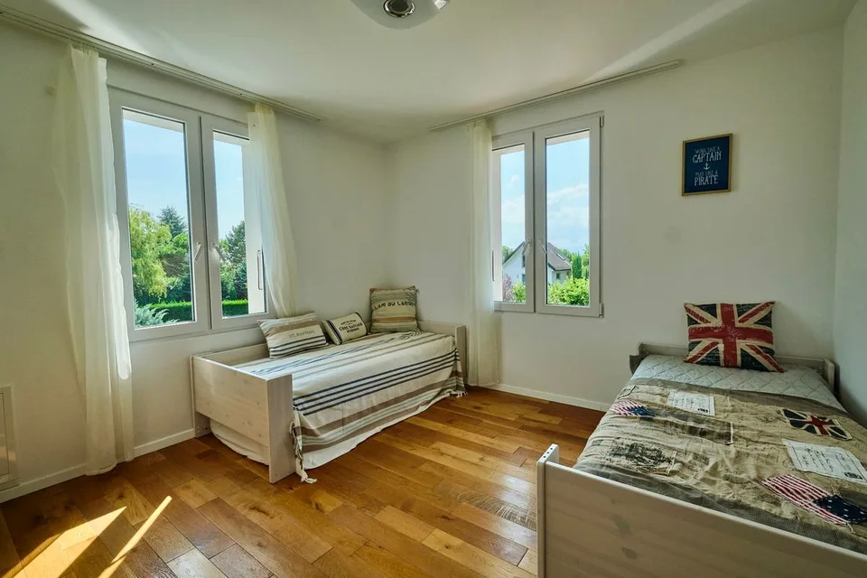 Beautiful Furnished apartment in a renovated manor house – photo 10 of 13