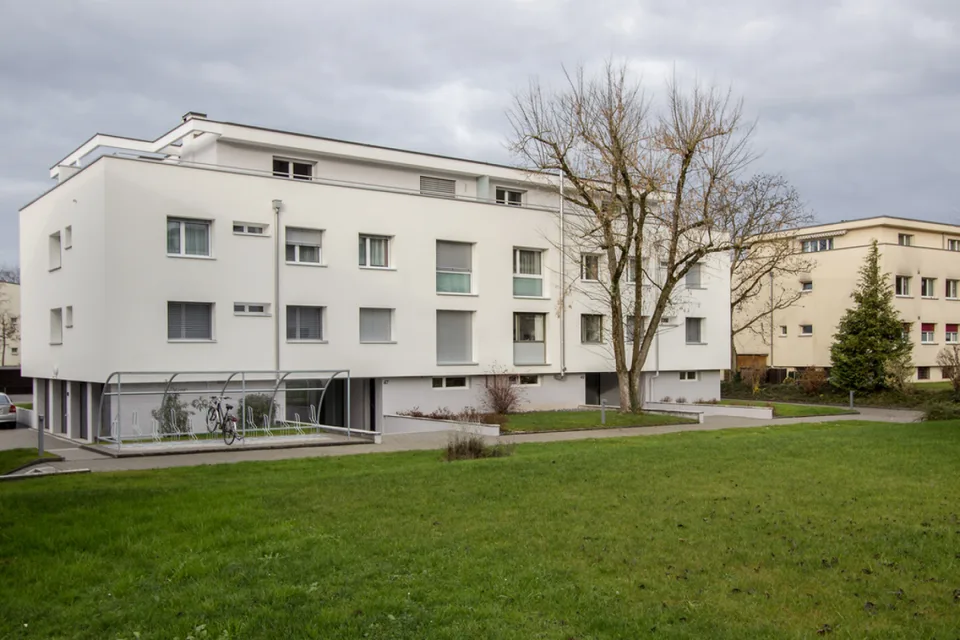 Überdachter Roller-/Motorstellplatz zu vermieten