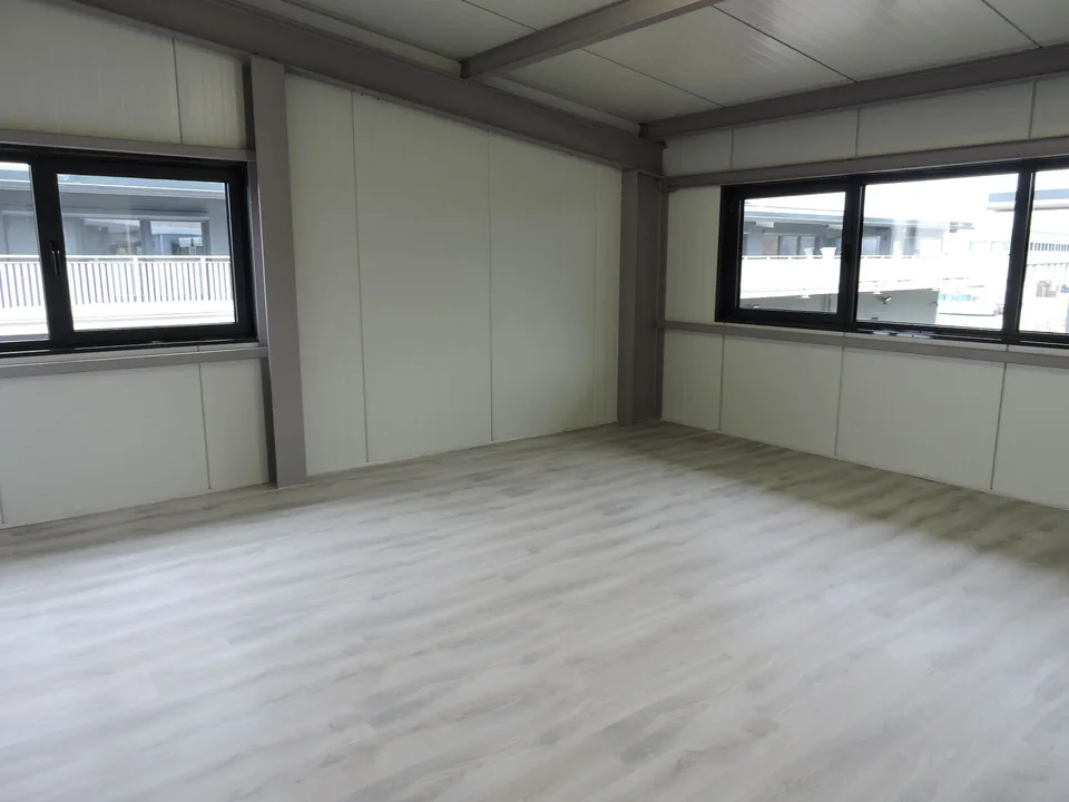 ZU VERMIETEN - 80 m² BERUFLICHER RAUM für Büro oder unabhängige Tätigkeit