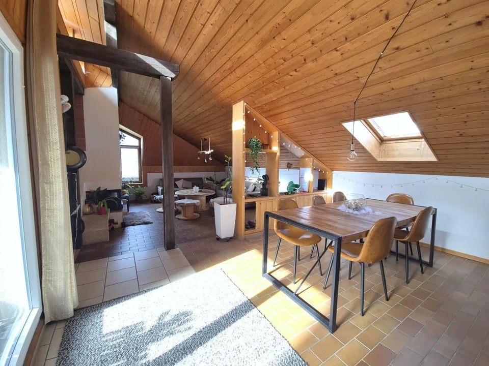 Geräumige 3-Zimmer-Wohnung - 1 Schlafzimmer