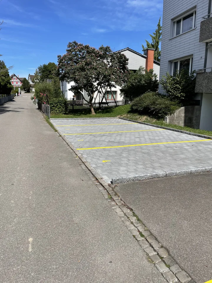 mehrere freie Abstellplätze