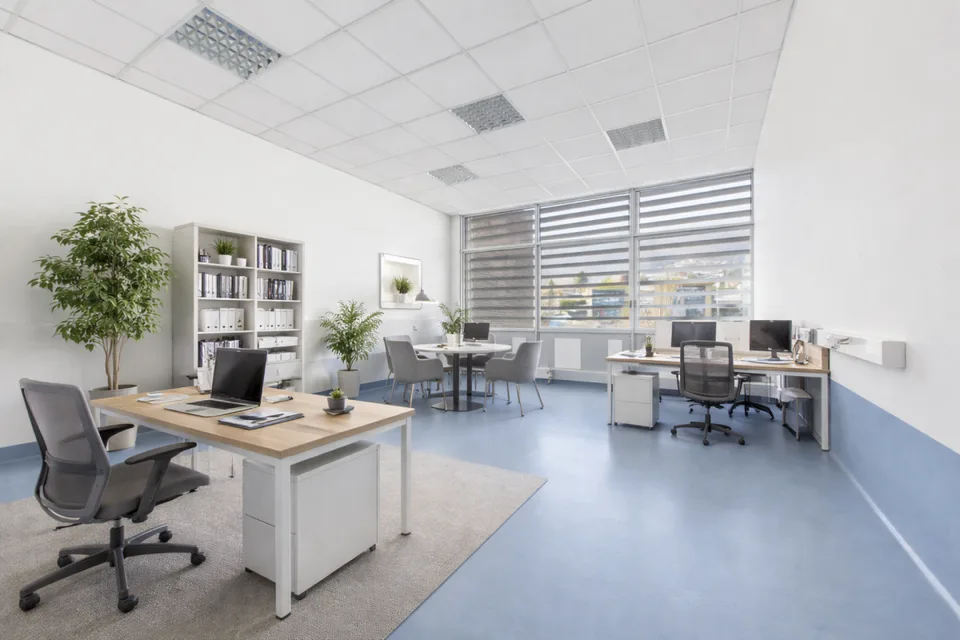 Manno: proponiamo luminoso ufficio al primo piano di 205 m² ideale per diversi utilizzi