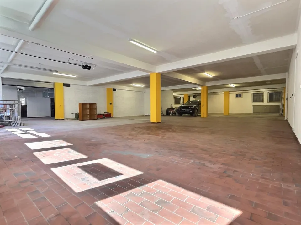 À LOUER - Locaux commerciaux modulables dès 90 m² - Sierre centre