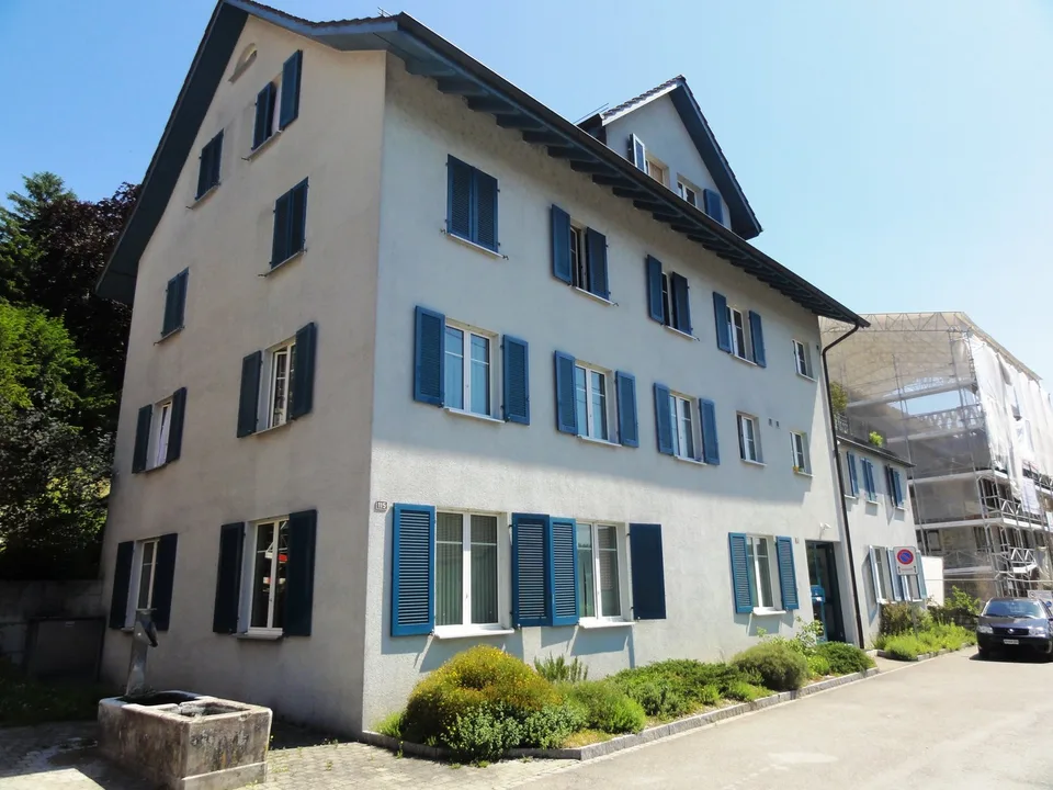 Vielseitige Büro- oder Praxisfläche am Bahnhof Uetikon am See