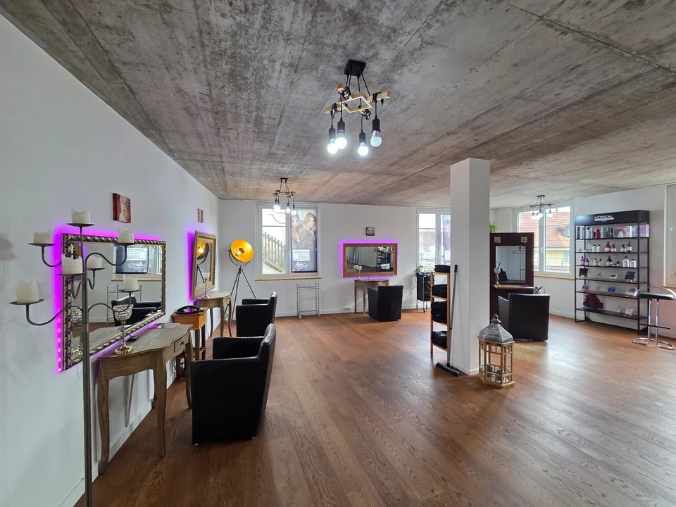 Vielseitige Büro- oder Praxisfläche am Bahnhof Uetikon am See