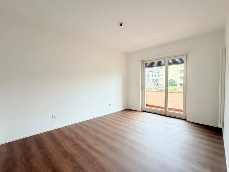 4-Zimmer-Wohnung renoviert, hell, strategische Lage in Mendrisio