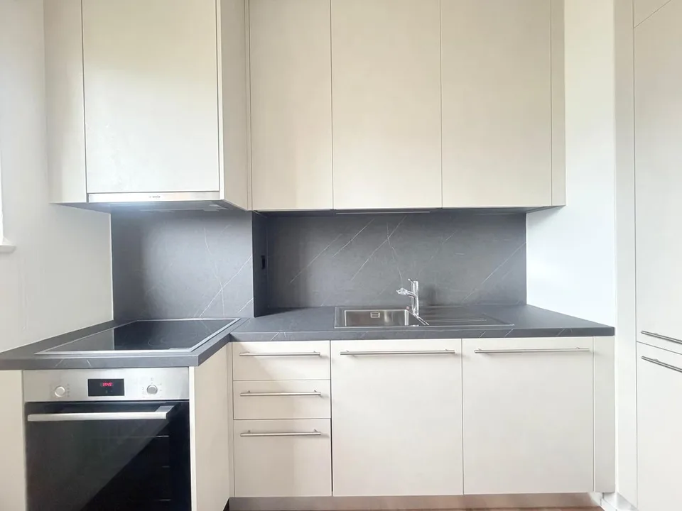 4-Zimmer-Wohnung renoviert, hell, strategische Lage in Mendrisio