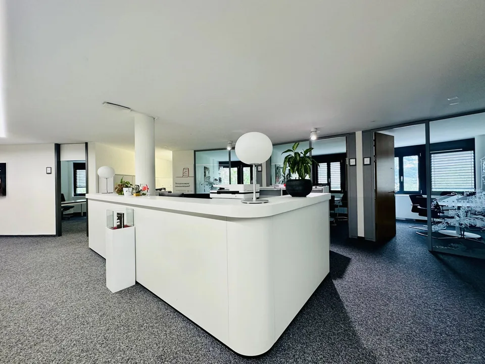 Bureaux de standing sur la Place du Midi - emplacement stratégique à Sion