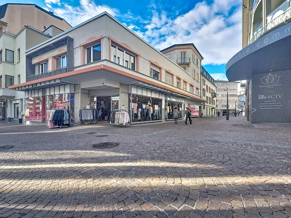 Local commercial d'exception au coeur de Sion – visibilité maximale