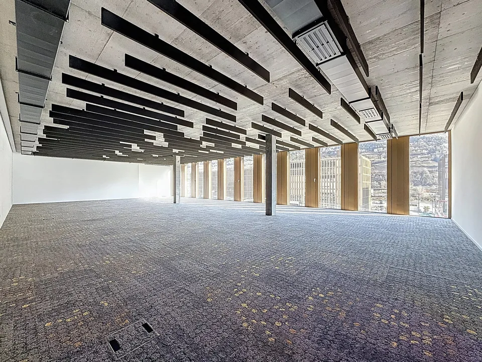 142 m² Büro im 3. Stock - Cour de Gare, Sion