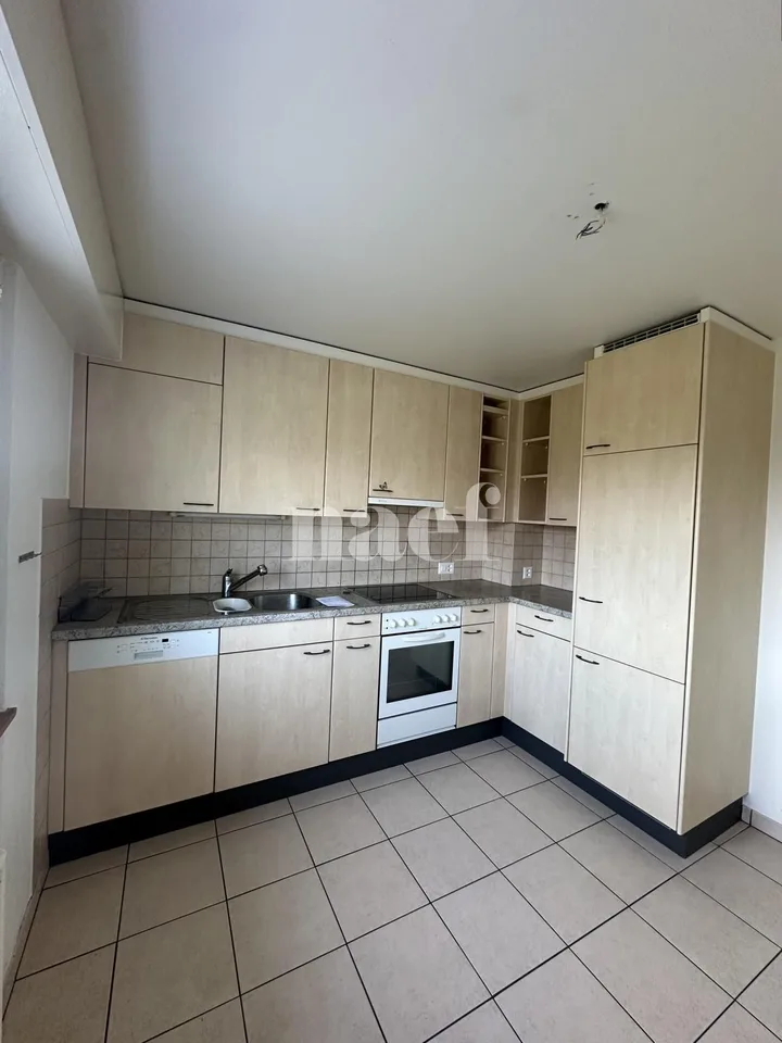 4-Zimmer-Wohnung mit Balkon