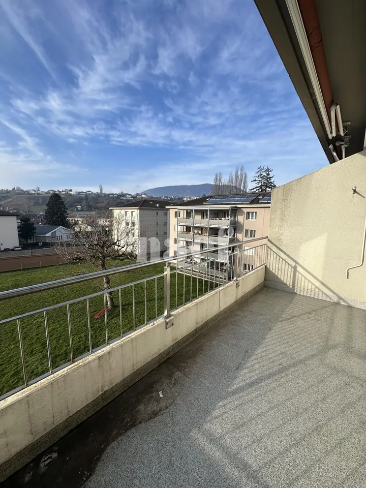 4-Zimmer-Wohnung mit Balkon