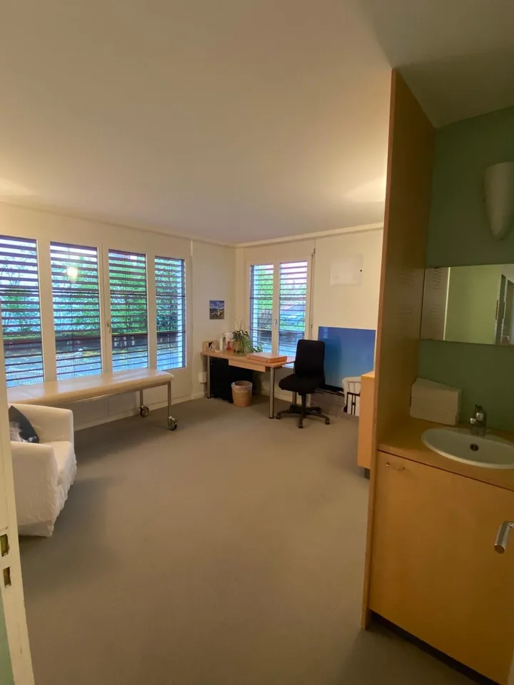 Pratique dans un emplacement central à Oberwil