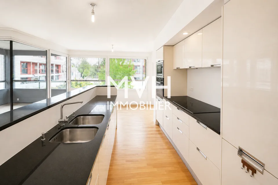 6-room apartment