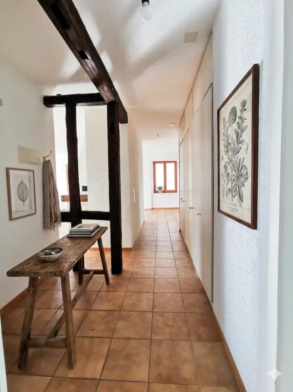Große 4,5-Zimmer-Wohnung mit Kamin