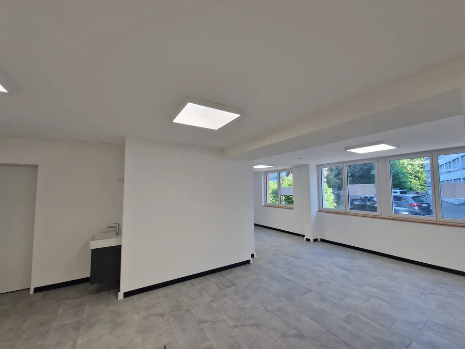 Zu vermieten im Zentrum von Delémont Gewerbefläche